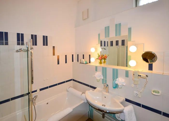 فندق Restaurant & ****hotel Hoeerhof 4*