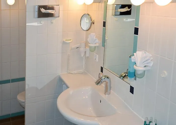 فندق Restaurant & ****hotel Hoeerhof 4*