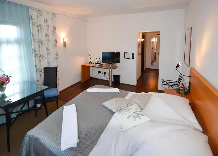 Restaurant & ****hotel Hoeerhof ايدستين